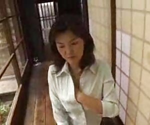 Làm tình với một cô gái phim xex nguoi va thu ở một công trường xây dựng