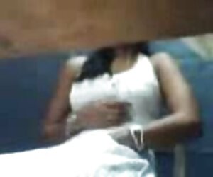 Đưa rất chặt chẽ, một cô gái phim sex người lấy chó trẻ