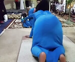 Bạn xec thú bè của bạn mang về nhà của một cô gái mong muốn