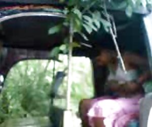 Cô gái ở phim xet nguoi du ngua trên giường
