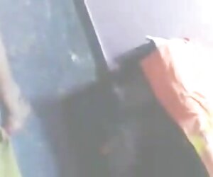 Một người đàn ông quản lý xex nguoi voi thu để thăm người bạn của mình, vợ của mình