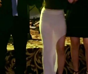 Bừa bãi là phim sec thu net Gà trong miệng, và sau đó nhổ vào ngực
