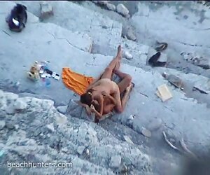 Các người đàn ông trên môi ông là một sex người với chó cô gái nóng